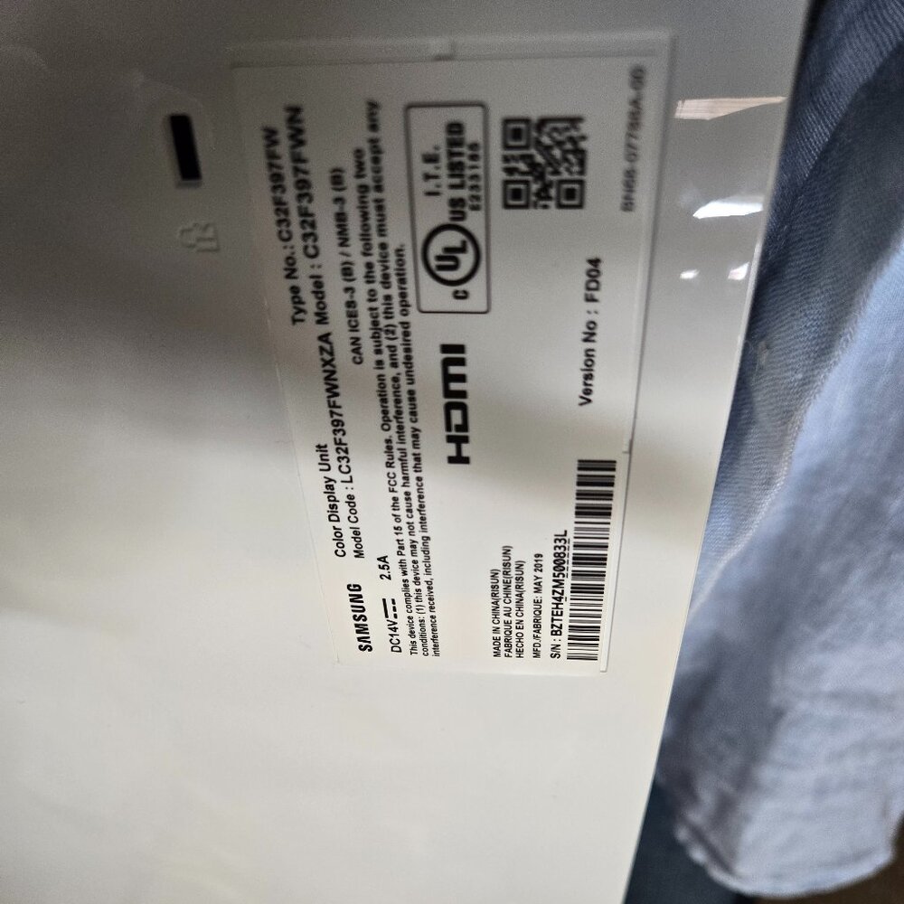 Samsung White Curved 32" Monitor - FOR PARTS ONLY